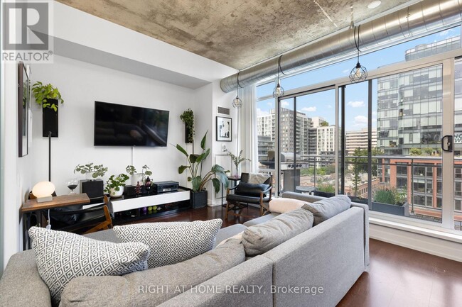 Photo - 66 Portland St Unit PH 805