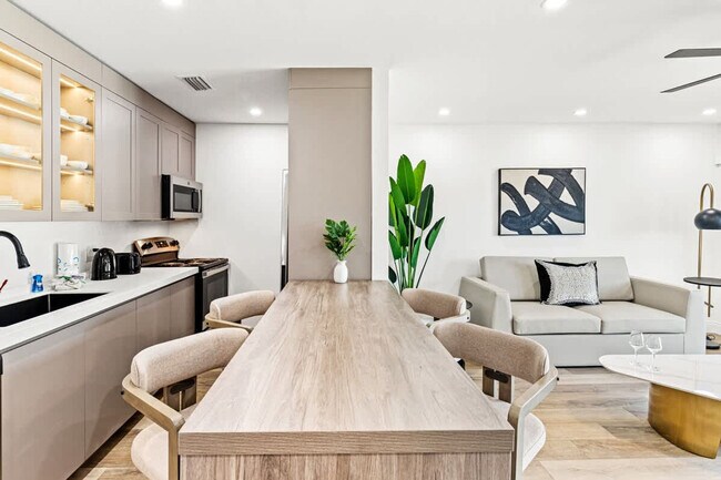 Photo - 8115 Thomas Dr Unidad ID1354964P