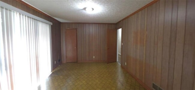 Photo - 1382 Mary Dale Dr SW