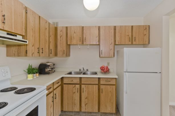 Photo - Tower Lane Terrace Apartments