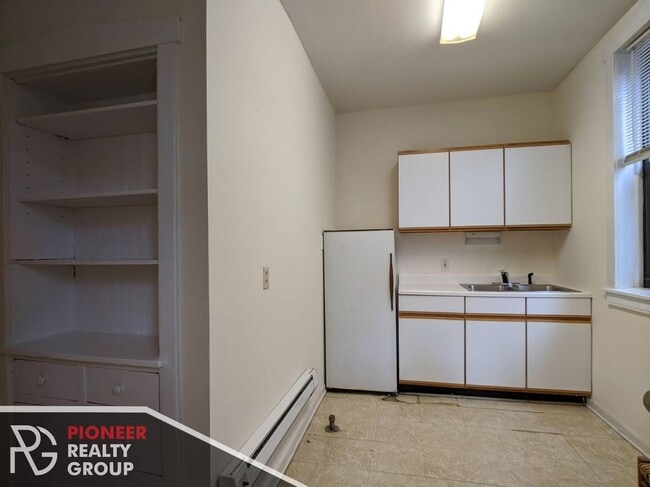 Photo - 2884 N Clark St Unidad 2
