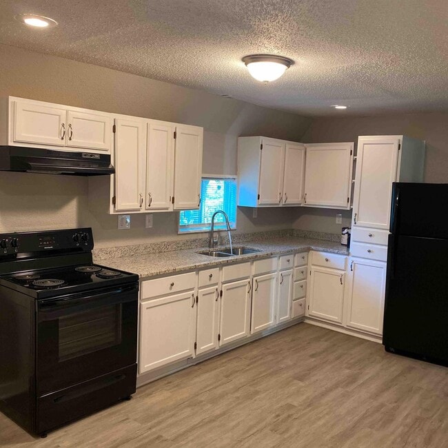 Photo - 111 Spruce Ave