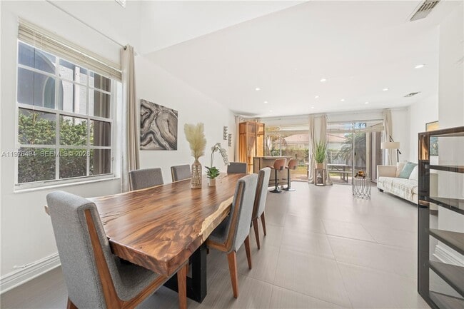 Photo - 547 NW 157th Ln