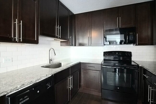 Photo - 69 W Huron St