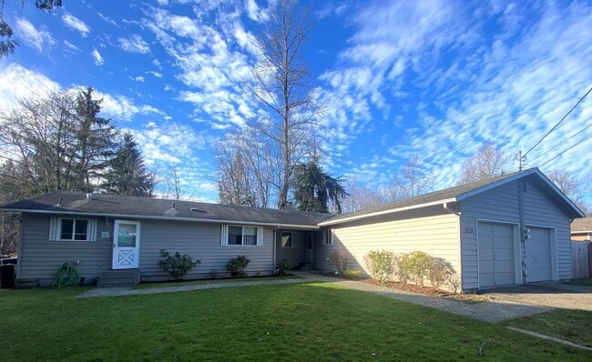 Building Photo - Budget Friendly in Lake Stevens - Move-in Ready!