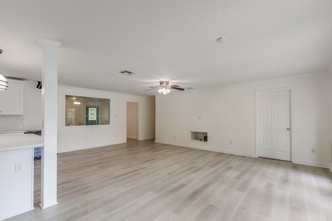 Photo - 6903 Alderney Dr