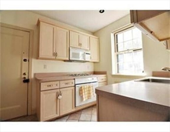 Photo - 1498 Beacon St Unidad 4
