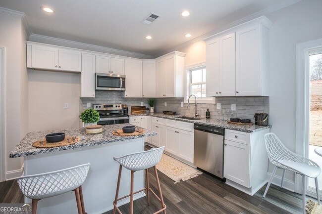 Photo - 123 Magnolia Pl