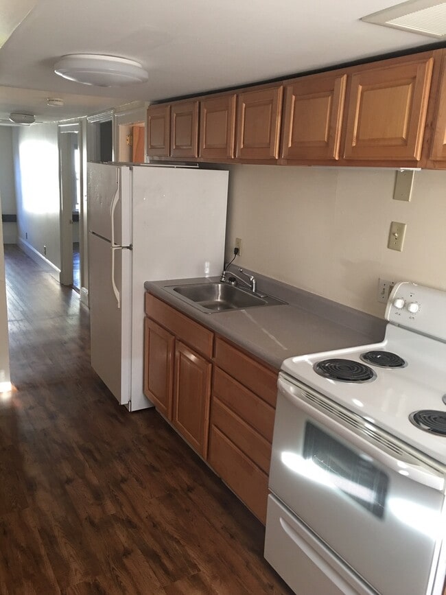Building Photo - 138 Elliot St Unit 138E - 2 Rental