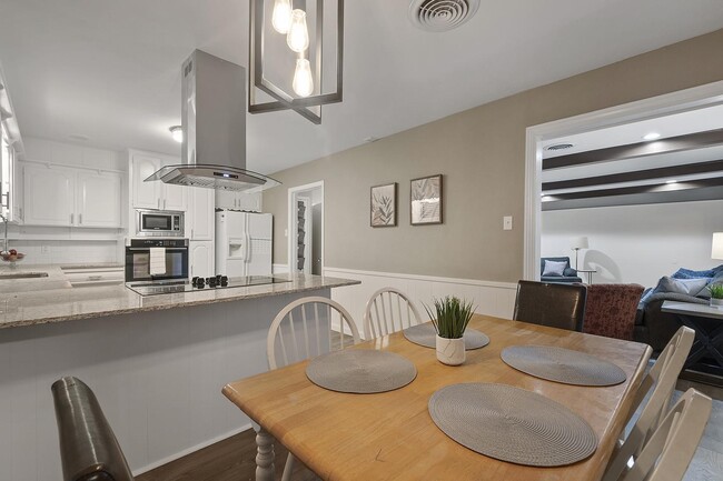 Photo - 2121 Canton Dr