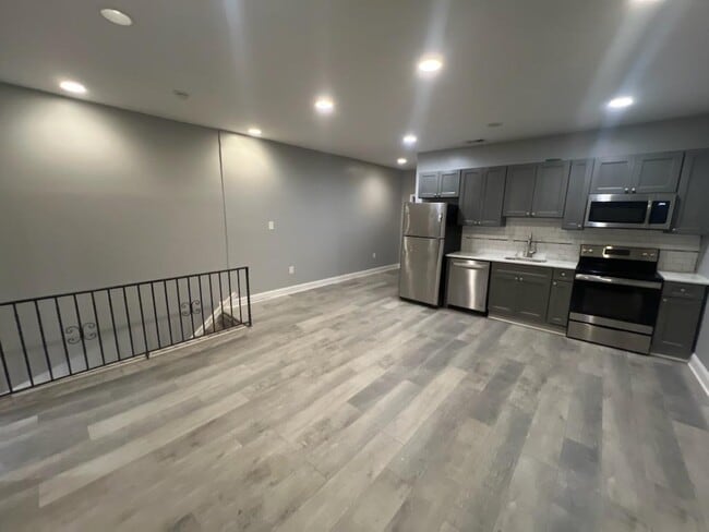 Photo - 3416 W Clearfield St Unidad 2nd Floor