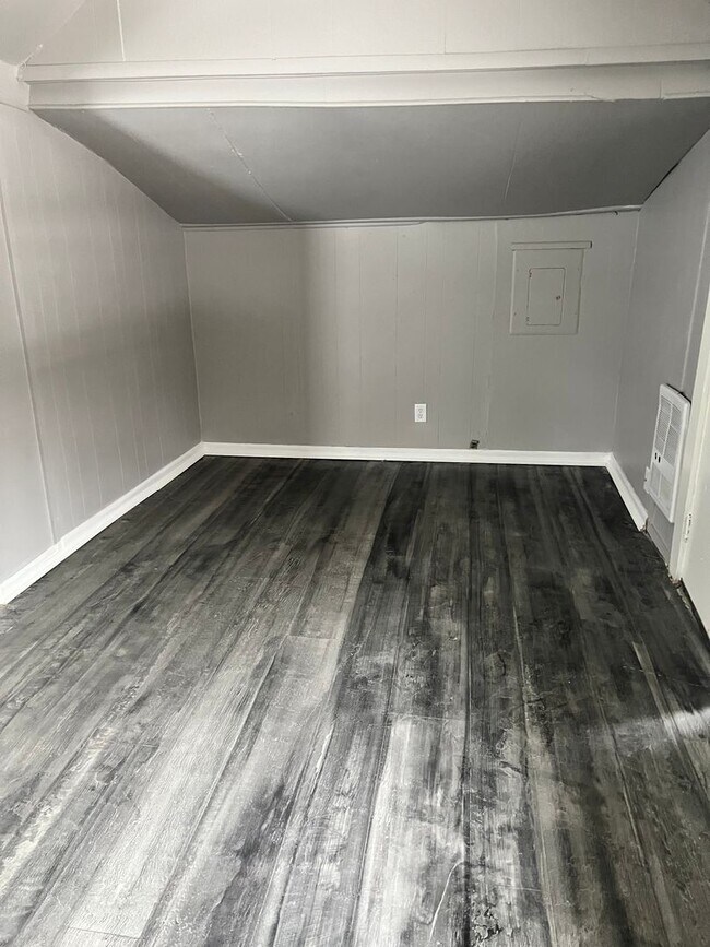 1617 Ferry St Unidad C