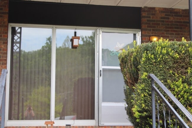 Photo - 102 Terrace Ct