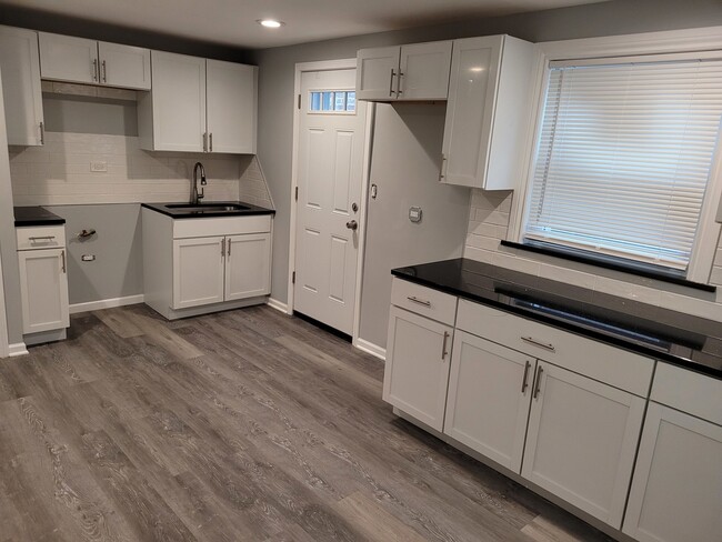 Photo - 8617 S Bennett Ave