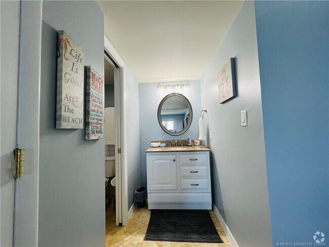 Building Photo - 10200 S Ocean Dr Unit PH-1 Rental