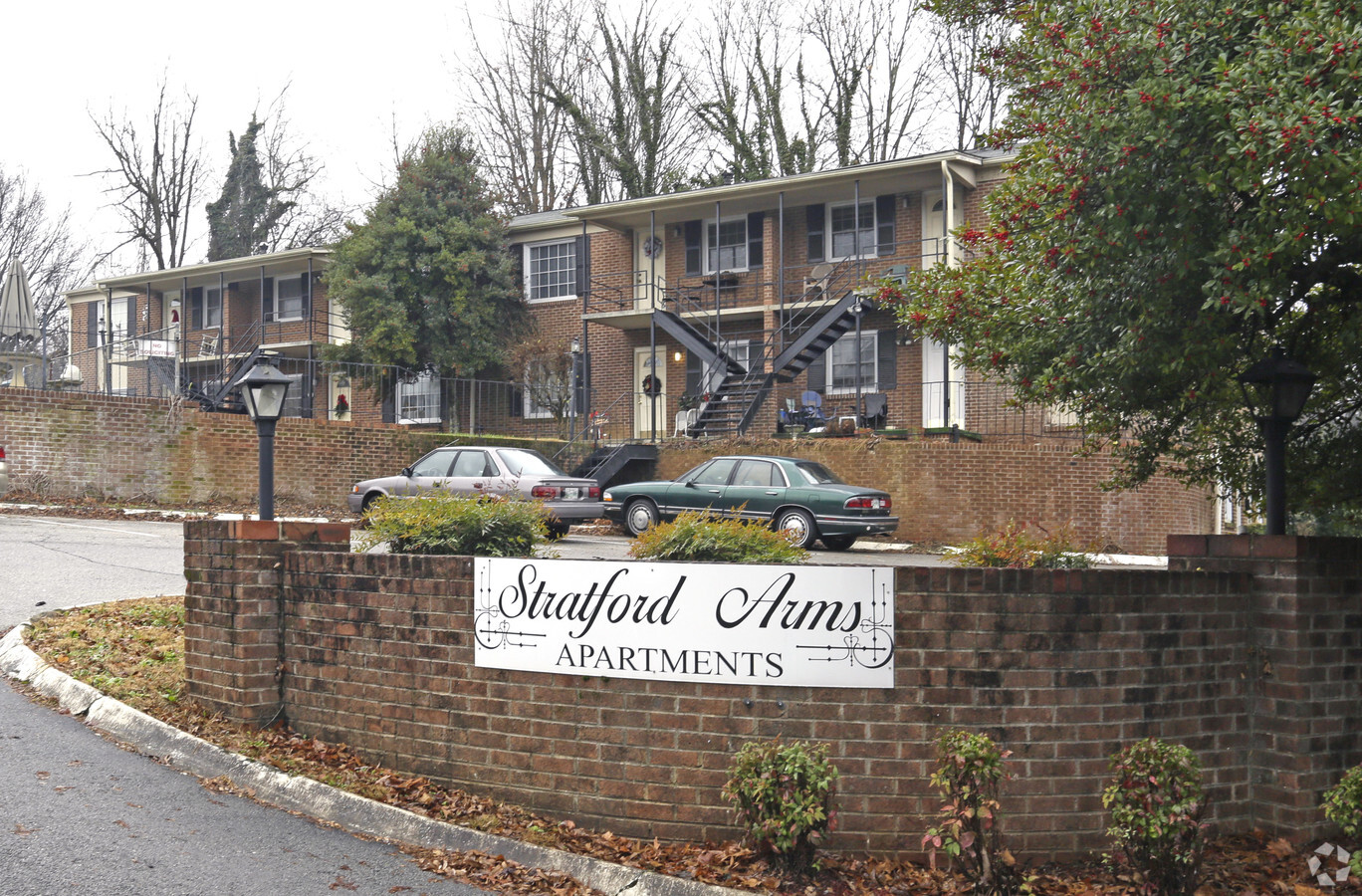 Stratford Arms Apartments - Stratford Arms Apartments