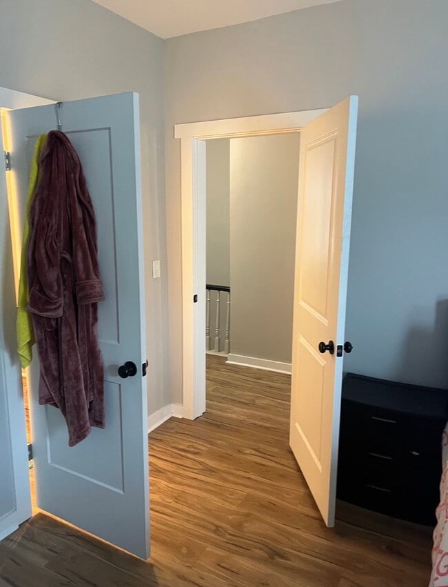 Photo - 1917 W Madison St Unidad #2