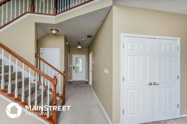 Photo - 914 Lyle Ct