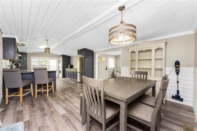 Photo - 15430 Olive Cir