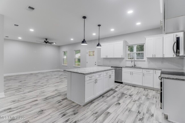 Building Photo - 3121 Seahorse Rd