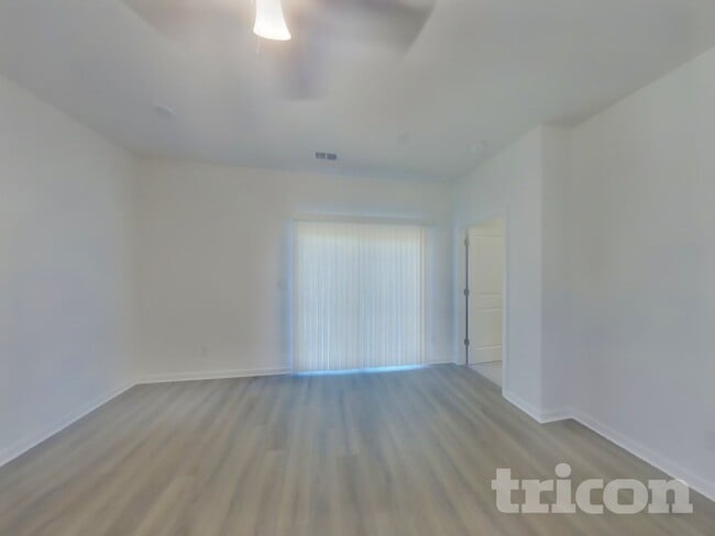 Photo - 1940 Logan Ln