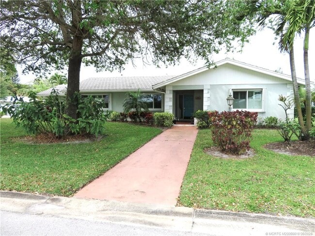 Photo - 1843 SE Granada Ln