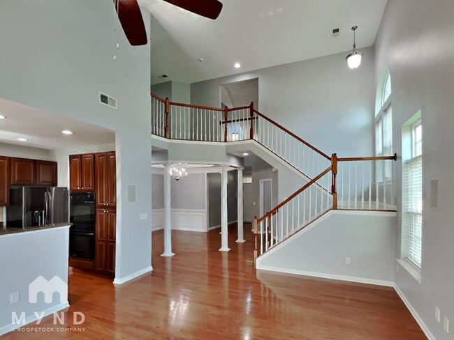 Photo - 606 Shoreline Blvd