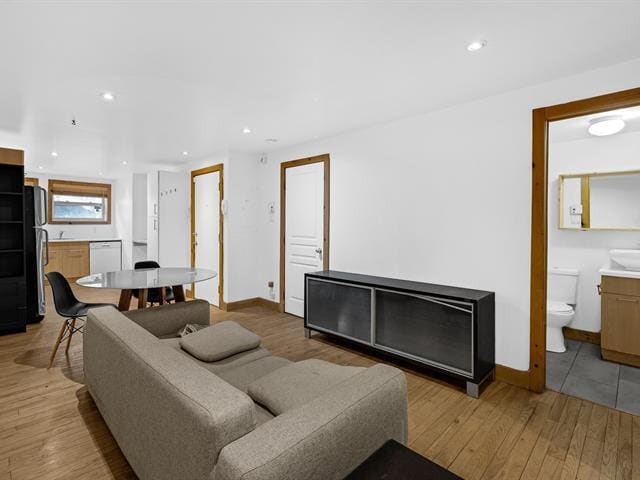 Photo - 3180 Rue Sainte-Catherine E