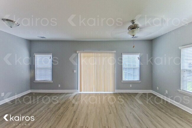 Photo - 815 Ferguson Ln