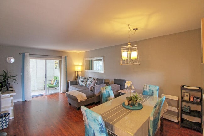 Photo - 2721 Garden Dr N Unit 202