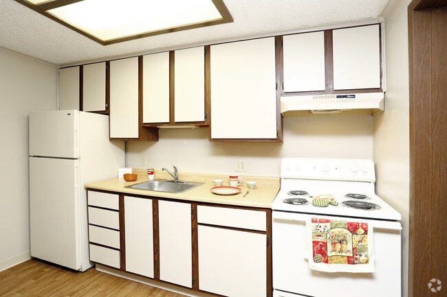 Interior Photo - Dogwood Glen