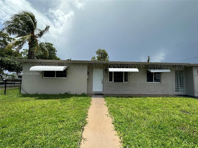 Photo - 300 SW 9th Ave Apartment
