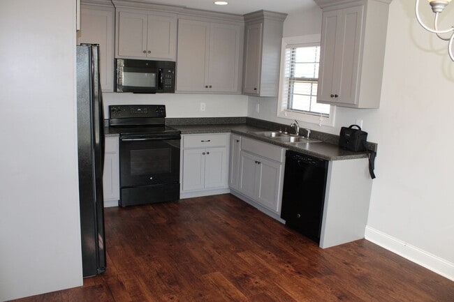 Photo - Athens City - Large Fenced in Backyard!