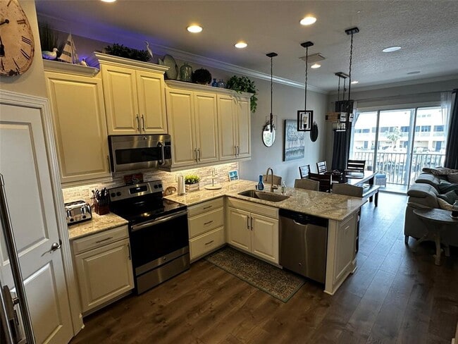Photo - 6072 Moorings Dr S