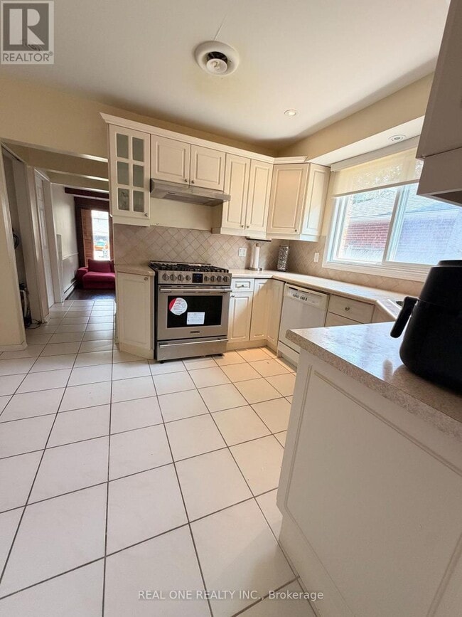 Photo - 2150 Herridge Dr