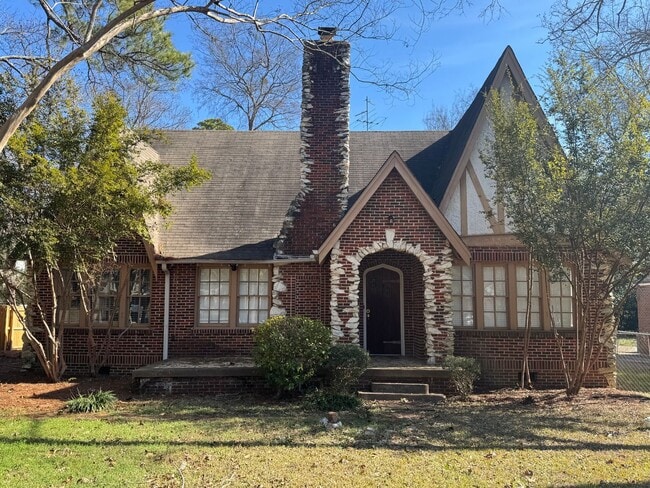Building Photo - Lovely Cloverdale Idlewild Home