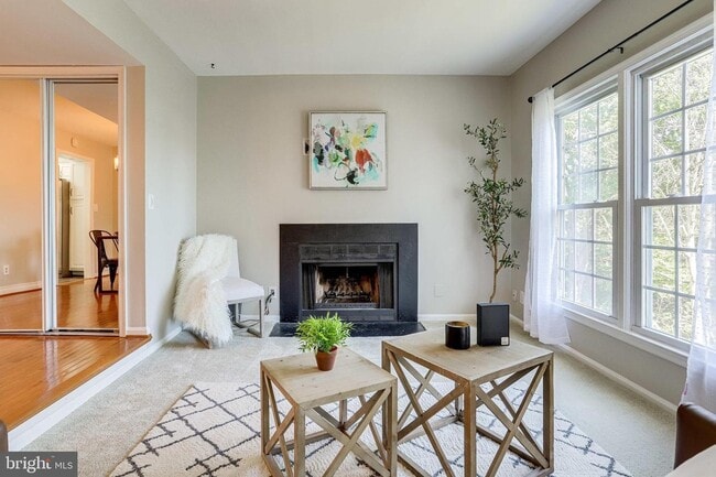 Photo - 2911 S Woodstock St Unidad A