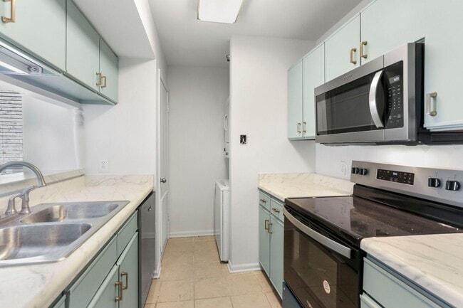 Photo - LSU 1 Bedroom UPDATED Condo for Lease