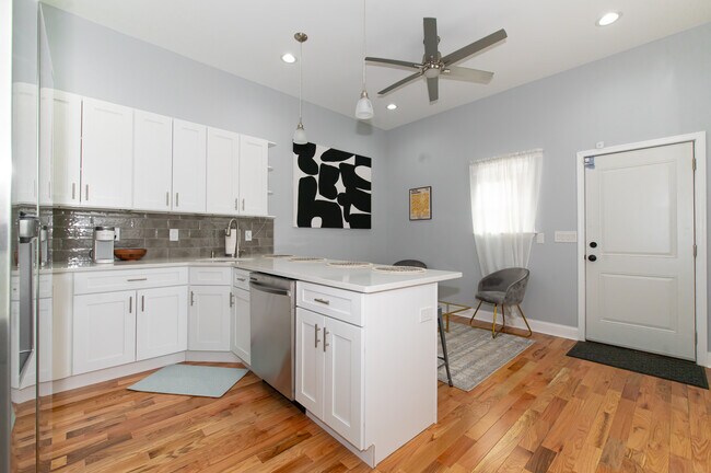 Photo - 1544 W York St Unit B