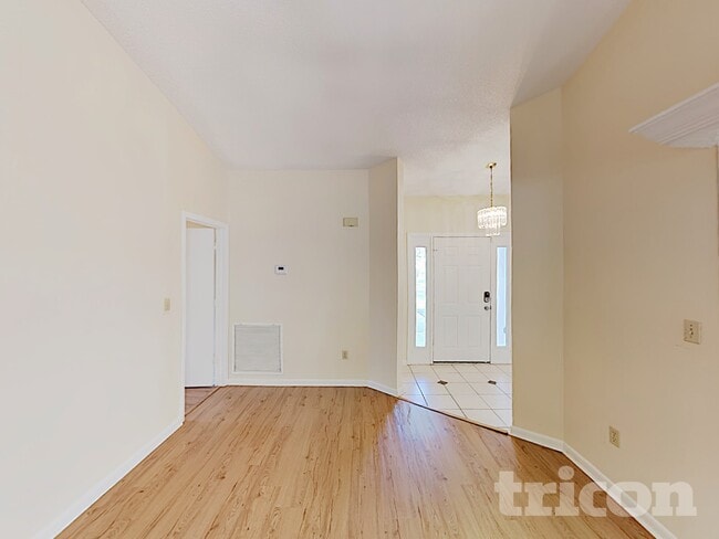 Photo - 5225 Harbinger Rd