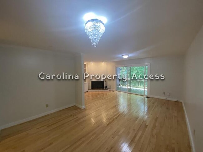 Photo - 436 Fairoaks Cir