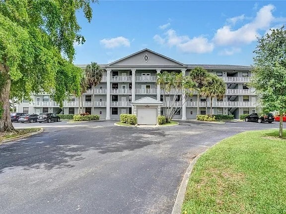 Photo - 1512 Whitehall Dr Unit 303
