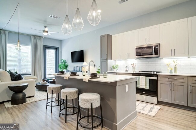 Building Photo - 1100 Industrial Blvd Unit 2012