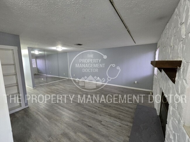Photo - 4BR/2.5BA Tampa Home | Dual Kitchen Areas, Private Bedroom & Fresh Updates