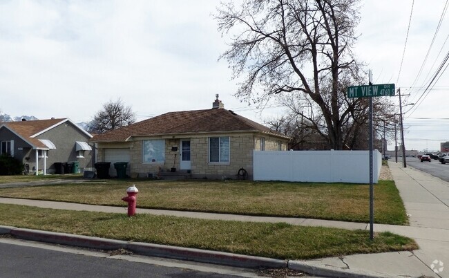 Building Photo - Great 4 Bd Home in Murray