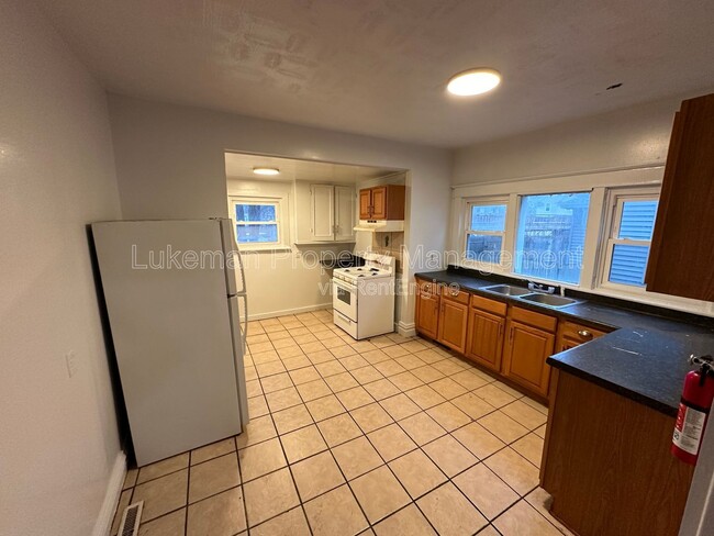 Building Photo - 517 Walnut Ct