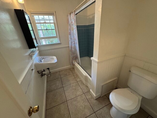 Photo - 1410 N Kenmore Ave Unidad 8