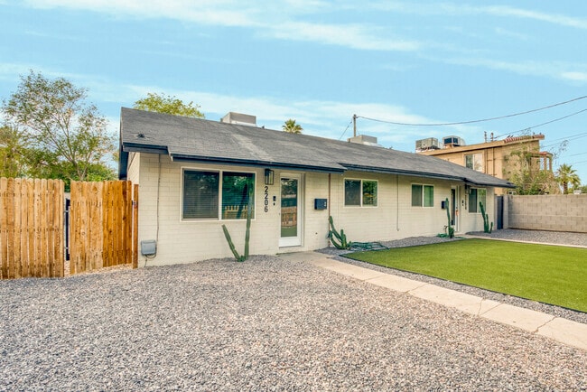 Building Photo - 2206 N 26th St Rental