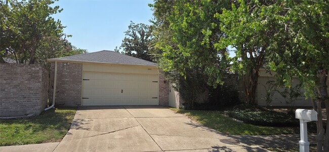 Building Photo - 16011 Glen Mar Dr
