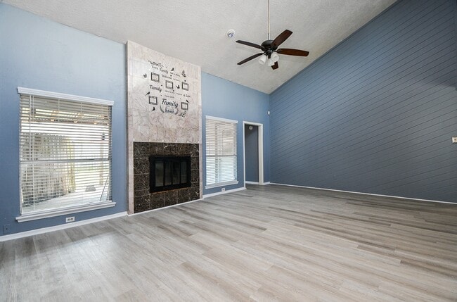Photo - 12015 Osage Park Dr